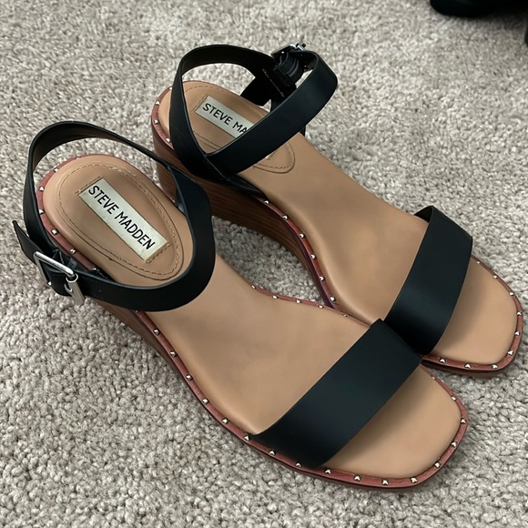 Steve Madden Wedge Sandals - Picture 1 of 5